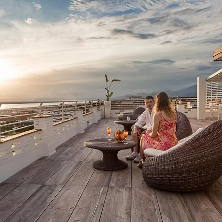 Esplanade Отель