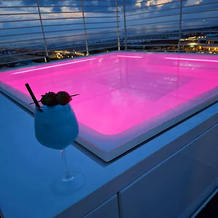 Esplanade Марина-ди-Пьетрасанта