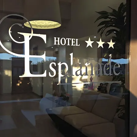 Отель Esplanade 3*